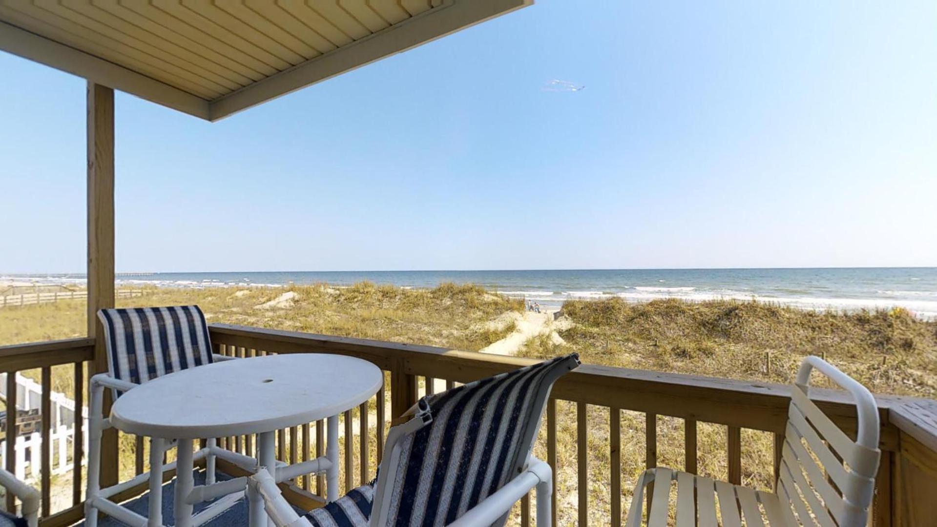 Beachmaster Unit 107 In Cherry Grove Is An Oceanfront Condo Myrtle Beach Exterior photo